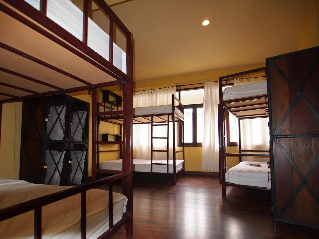 Niras Bankoc Hostel Bangkok Luaran gambar
