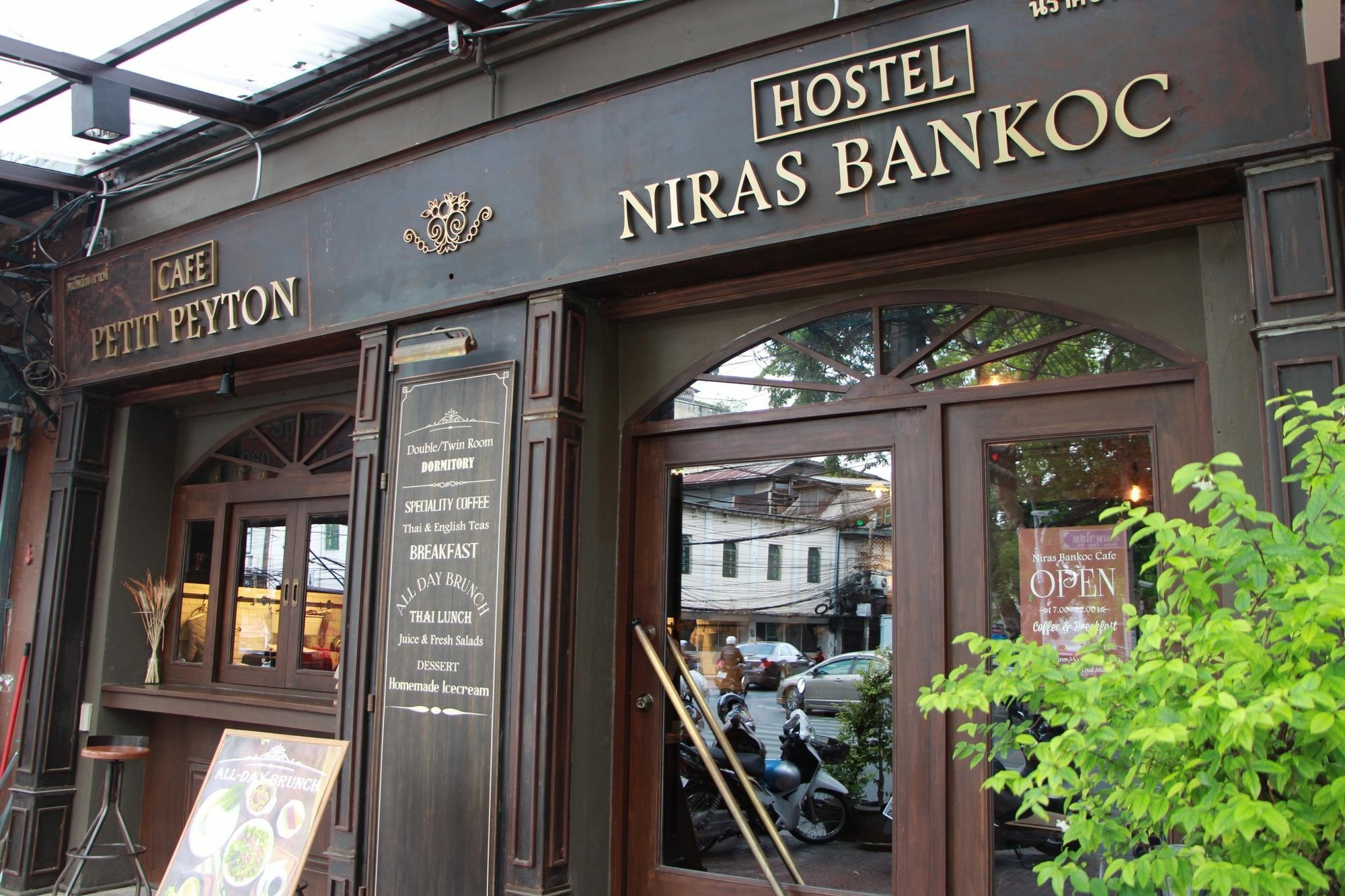 Niras Bankoc Hostel Bangkok Luaran gambar
